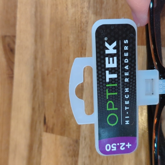 NWT Optitek Hi-Tech+2.50 readers - Picture 2 of 11
